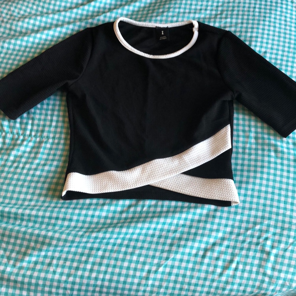 Black & White Crop Top for Sale‼️